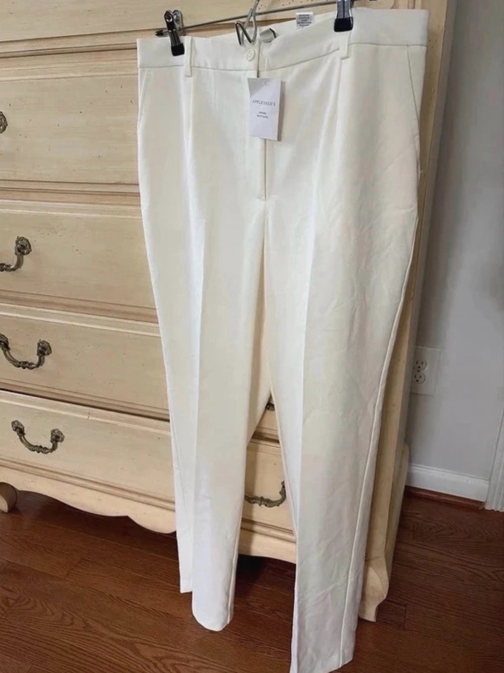 Appleseed’s Women’s Cream Straight-Leg Dress Pants